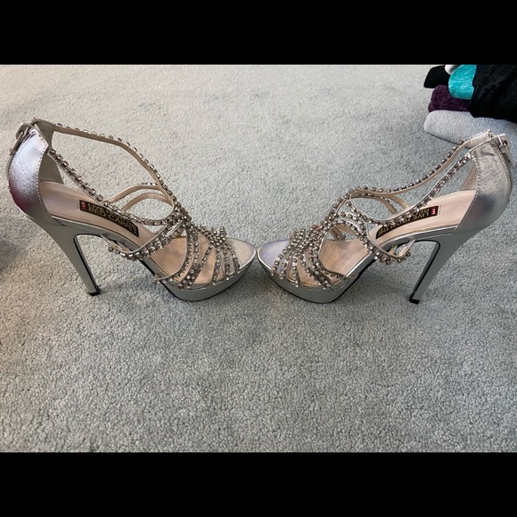 💿Silver Rhinestone Heels💿 - Picture 5 of 6